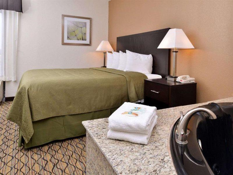 Quality Inn & Suites Matteson Near I-57 Bagian luar foto
