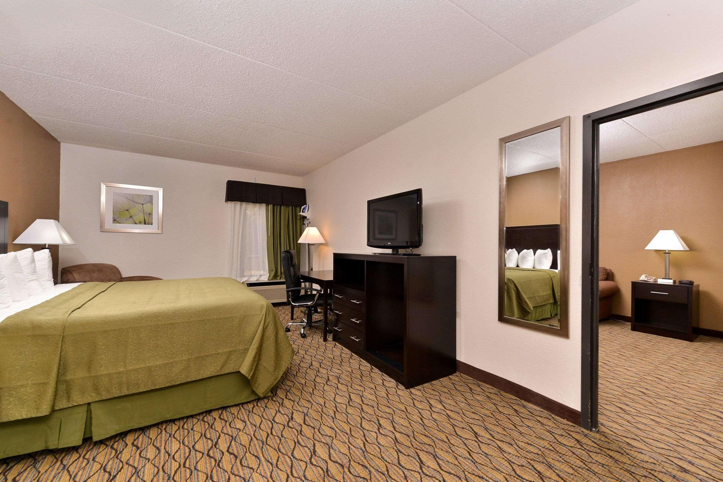 Quality Inn & Suites Matteson Near I-57 Bagian luar foto