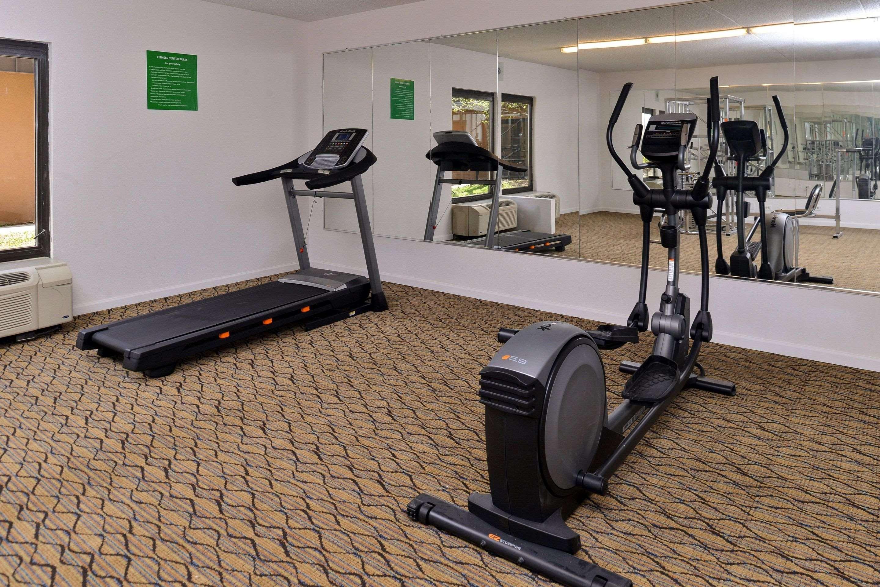 Quality Inn & Suites Matteson Near I-57 Bagian luar foto