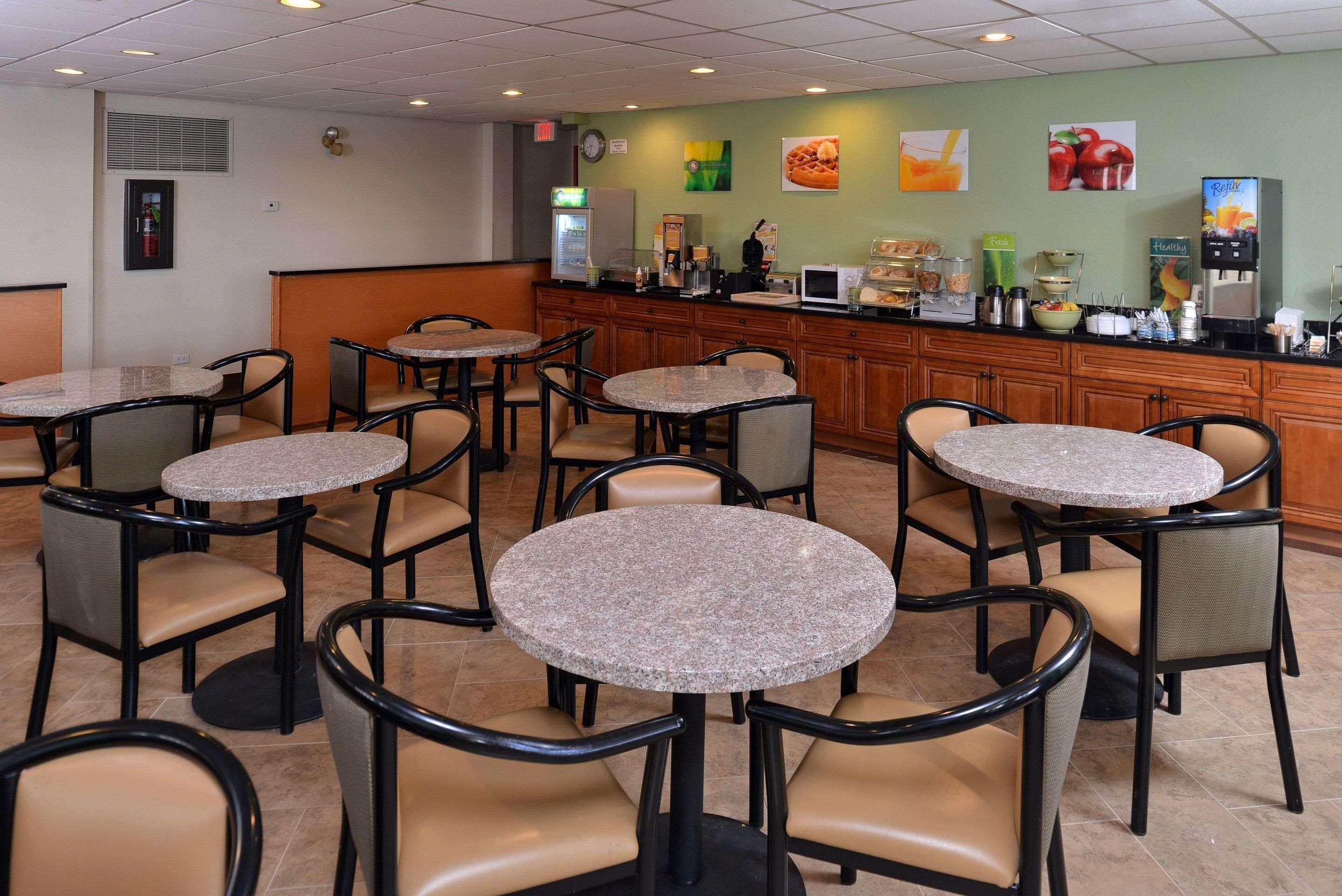 Quality Inn & Suites Matteson Near I-57 Bagian luar foto