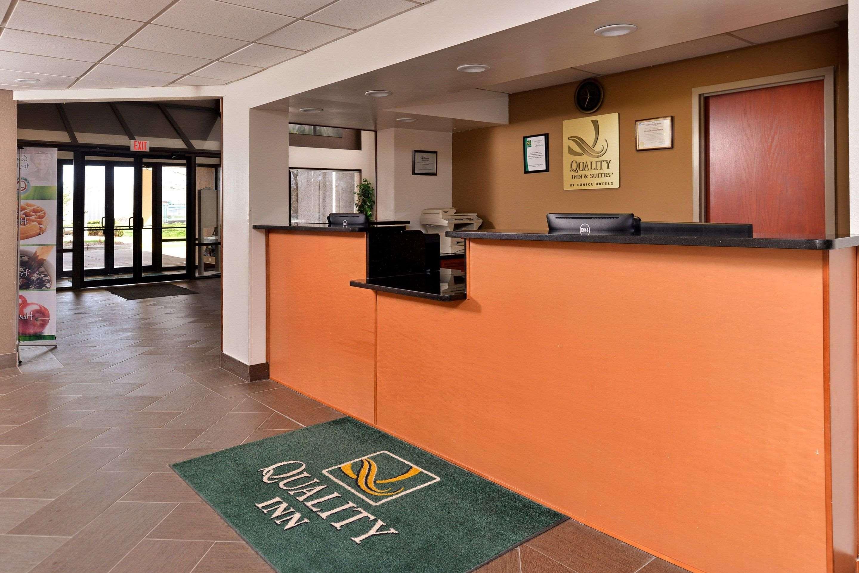 Quality Inn & Suites Matteson Near I-57 Bagian luar foto