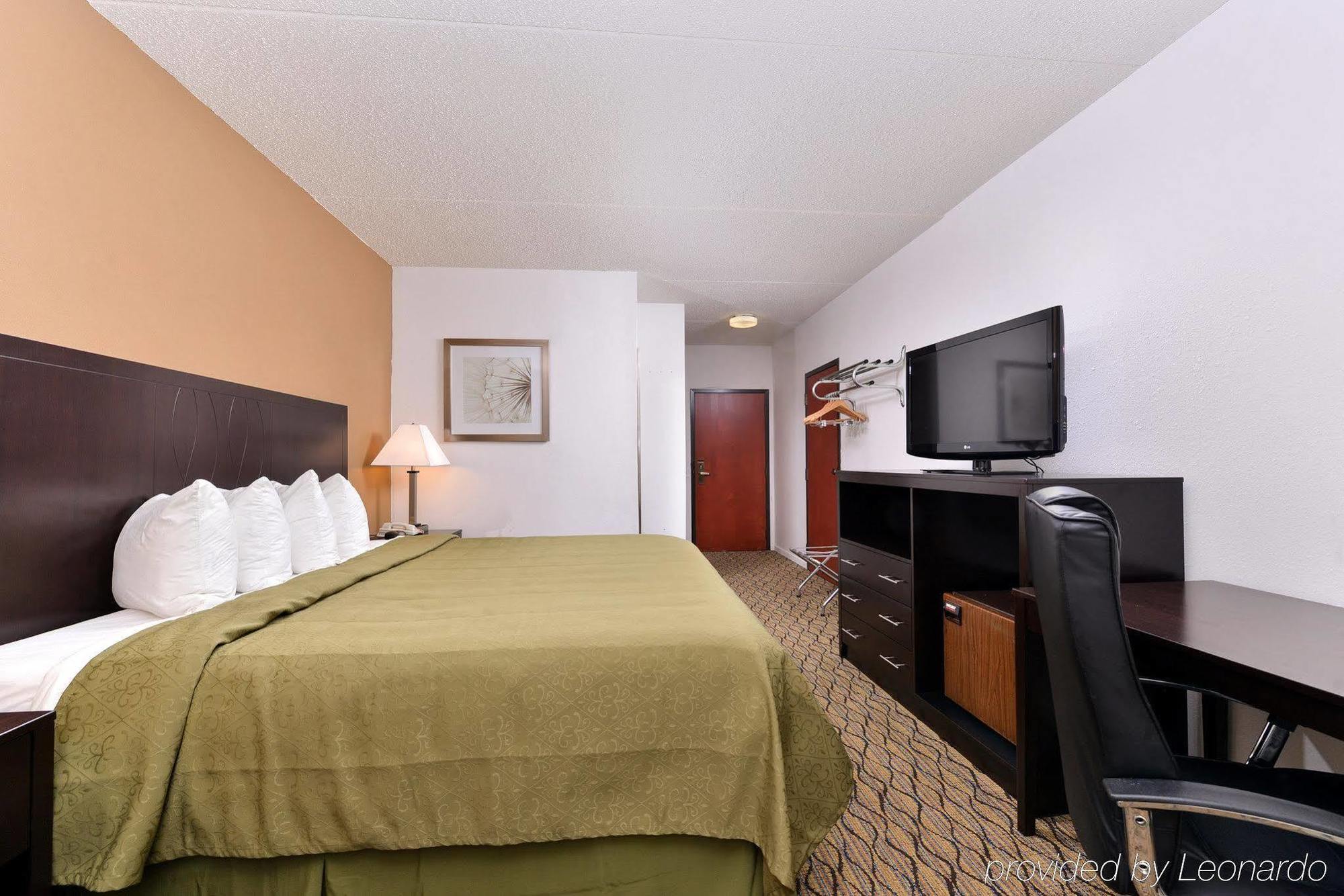 Quality Inn & Suites Matteson Near I-57 Bagian luar foto